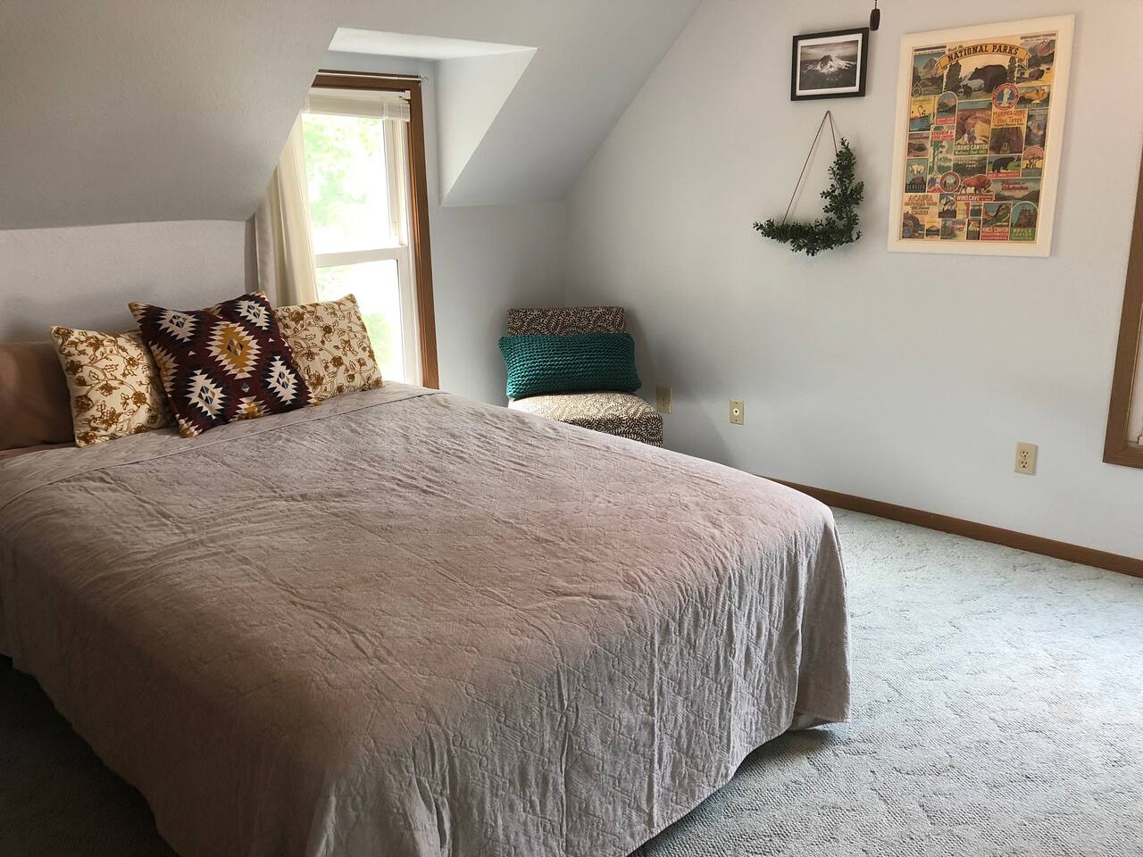 Bedroom 2 with en-suite (Queen)