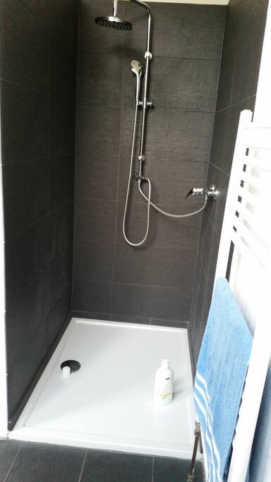 great 2 persons rainshower with view, and still nobody sees you :)
