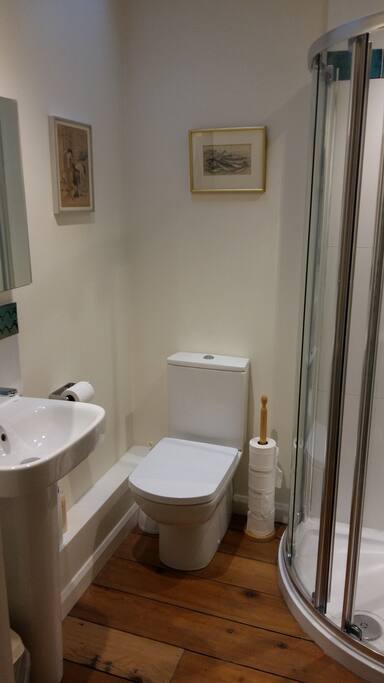 Shower room for sole use of twin bedroom