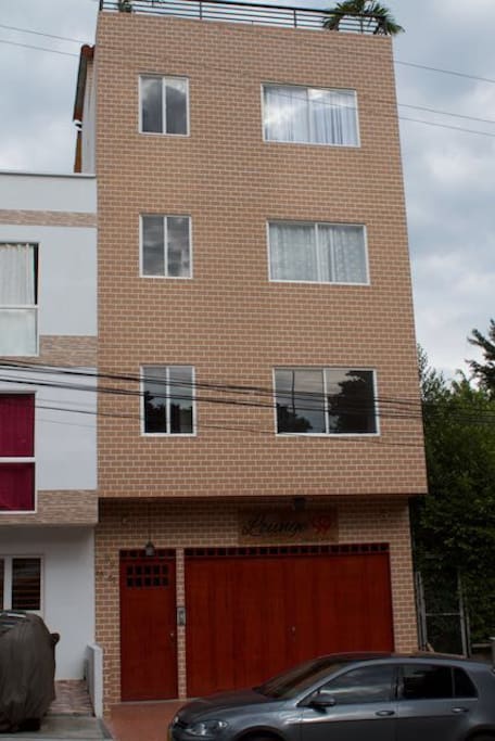 4th Floor with Rooftop !
https://drive.google.com/file/d/0B1TYWP65vX4MazcwXzlub0lzOG8/view?usp=drive_web