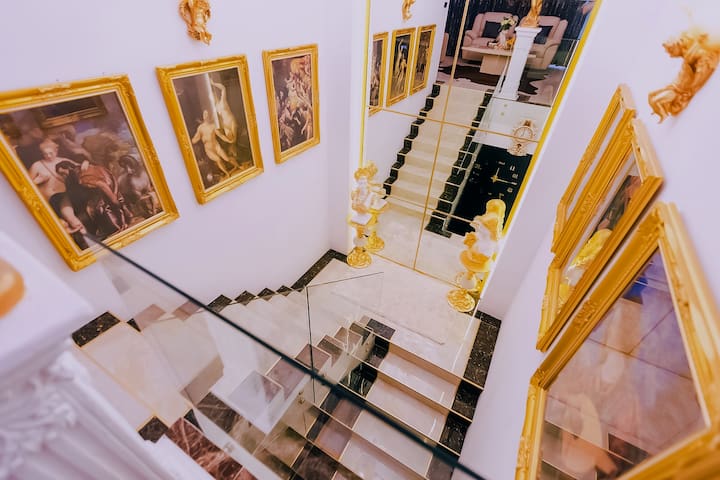 The Sovereign’s Retreat