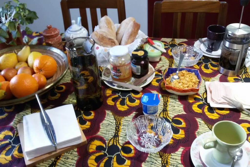Breakfast - Pequeno almoço