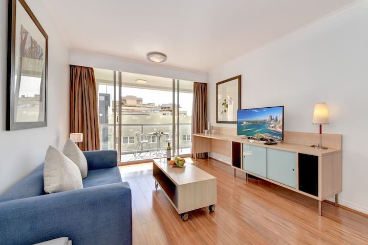 Luxury Apartment in Darling Harbour