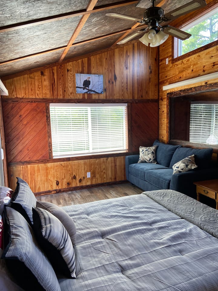 חדר שינה 2, הקן של הנשרים