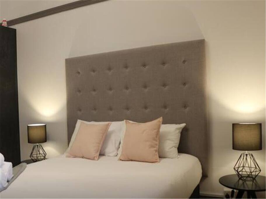 Queen Room with Shared Bathroom