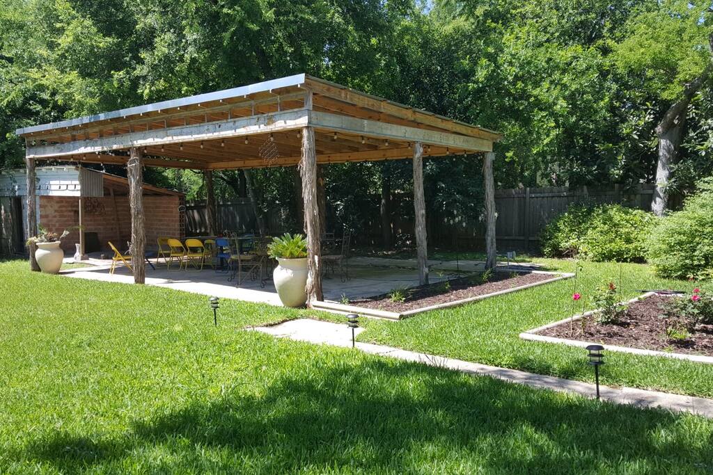 Backyard Cabana & Garden