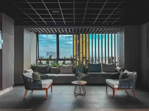 Luxury 2BR Free Skypool /Fitness/WiFi@BTS Puchao