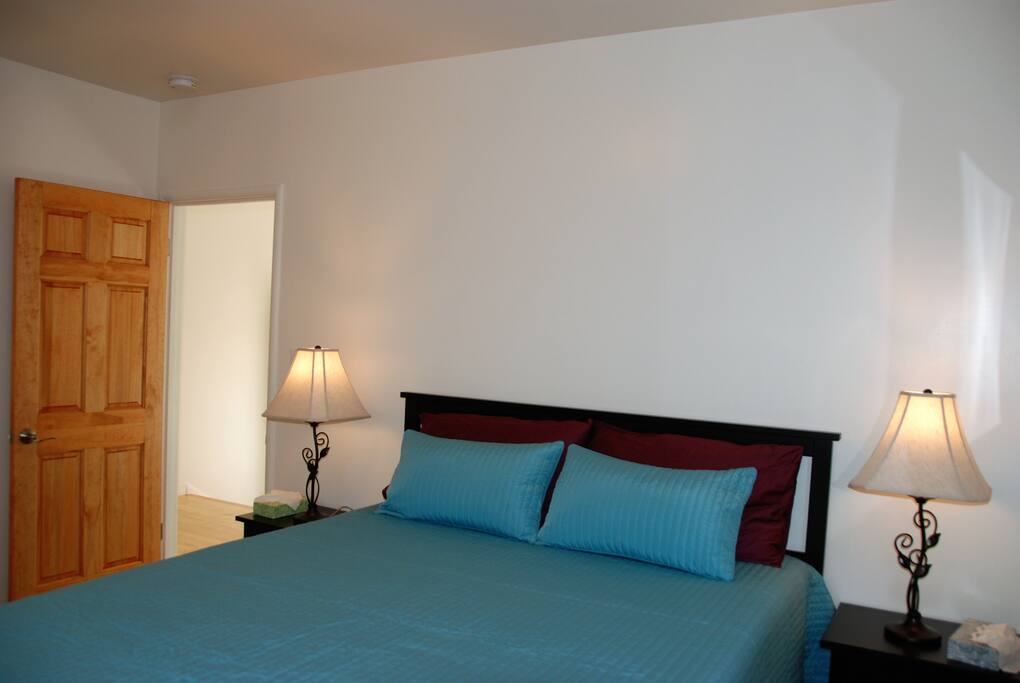 Very comfortable queen size bed.