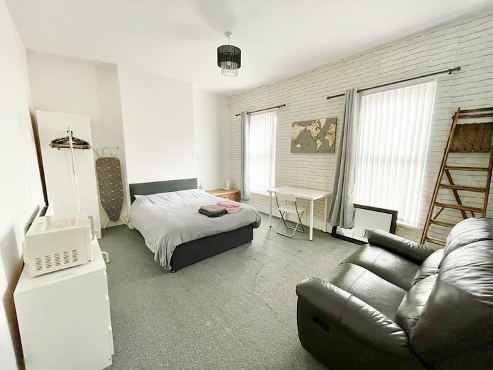 Anfield Holiday Rentals & Homes Anfield, Anfield, United Kingdom Airbnb