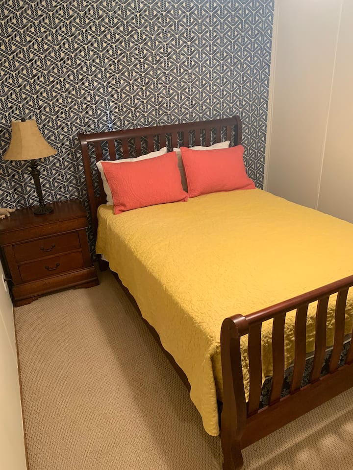 Camera da letto con letto matrimoniale