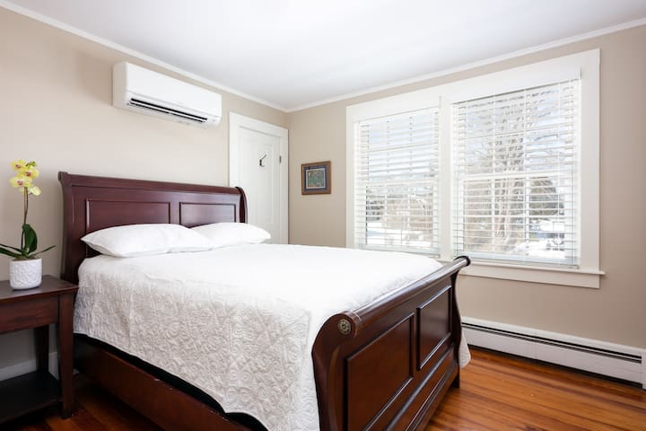 Спалня с двойно легло