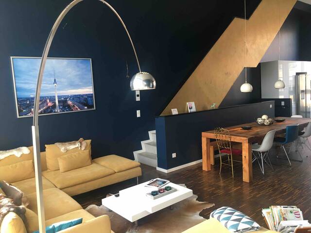 BlackBoxBerlin TownHouse with view & roof terrace gallery image 2