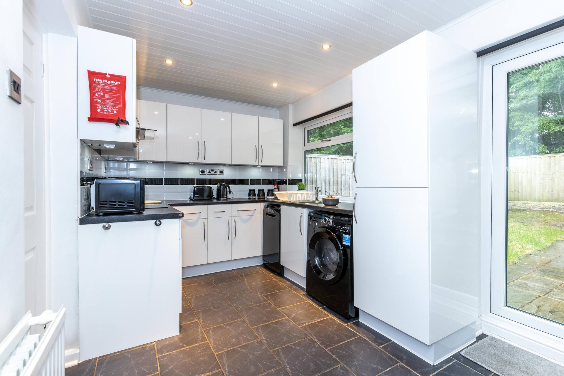 CAPRI 13 SA - Contemporary 2 bedroom house in Loughborough with free parking, Close to Loughborough University & M1 Motorway — photo 3