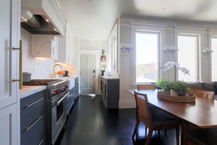 Stunning Home in North Beach gallery image 2