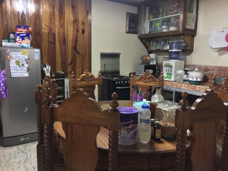 Kitchen & Dining Area
