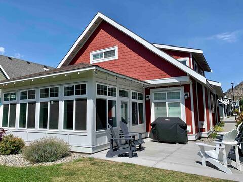 The Lakeside Cottage #69