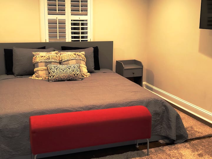 غرفة النوم الأساسية 