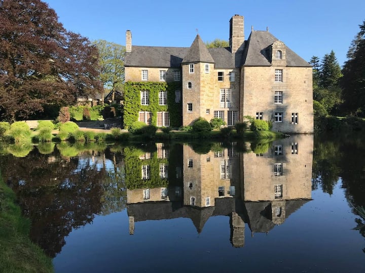 16th century Manor / Mont Saint Michel's Bay