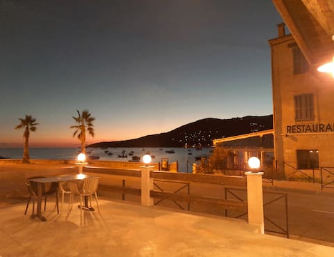 SAGONE Appartement tout équipé. 200m de la plage.