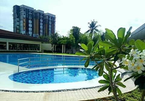 STUDIO w KITCHEN HOT SHOWER AIRCON WiFi POOL&GYM