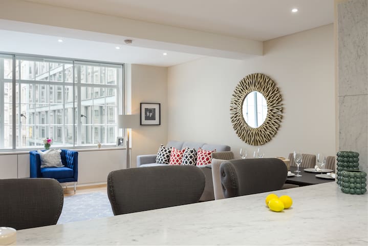 Spacious 2-Bed Luxury Living in the West End gallery image 5