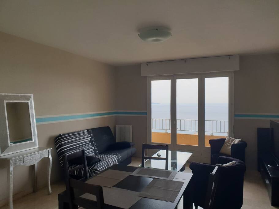 Vue de la cuisine sur le salon