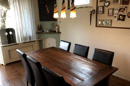 Ruim appartement, 2 slaapkamers, woon en eetkamer