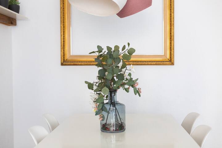 Colourful & Central Flat-WIFI gallery image 5