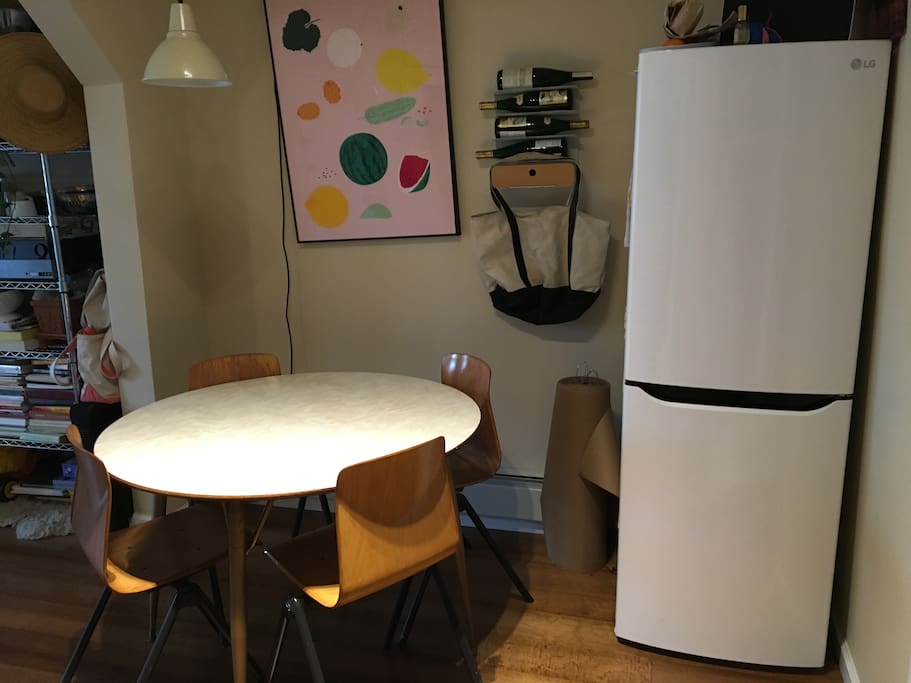 This table can also extend with a middle piece and seat 6