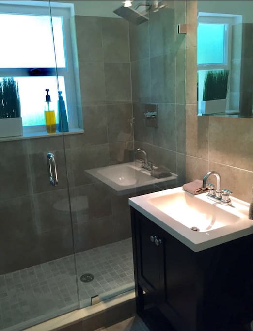 MODERN BATHROOM