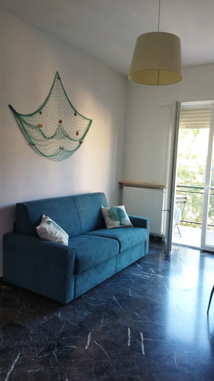 Bilocale Comodo Al Mare, Terrazzo E Posto Auto. - Bergeggi