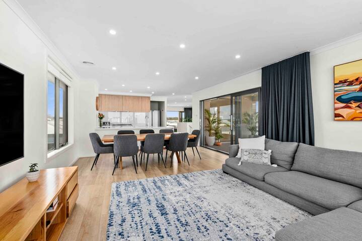 Surfcoast Torquay Beach House gallery image 2