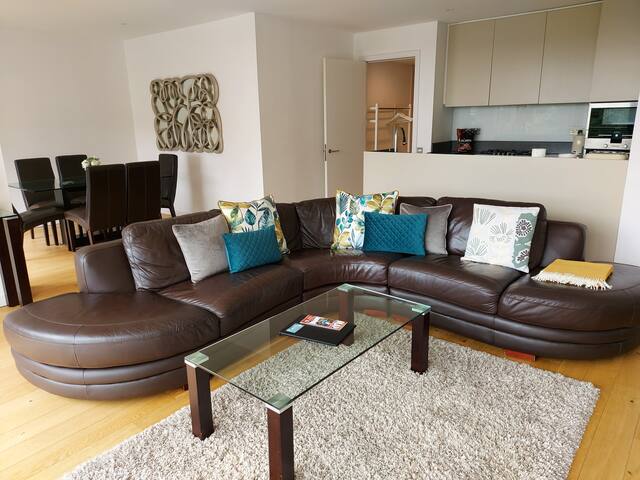 Quartermile Luxury Landing Apartment gallery image 2