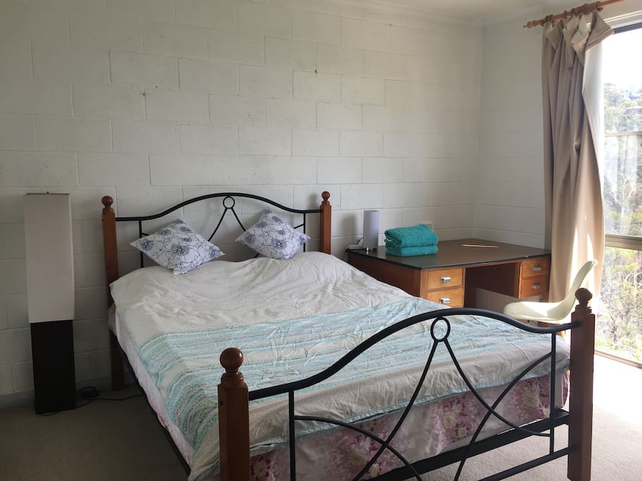master room with one queen bed and one single bed as spare. TV is provided in both master room and lounge. You know, family together may want to watch their own favorite program. Two TVs are easy to avoid fighting.