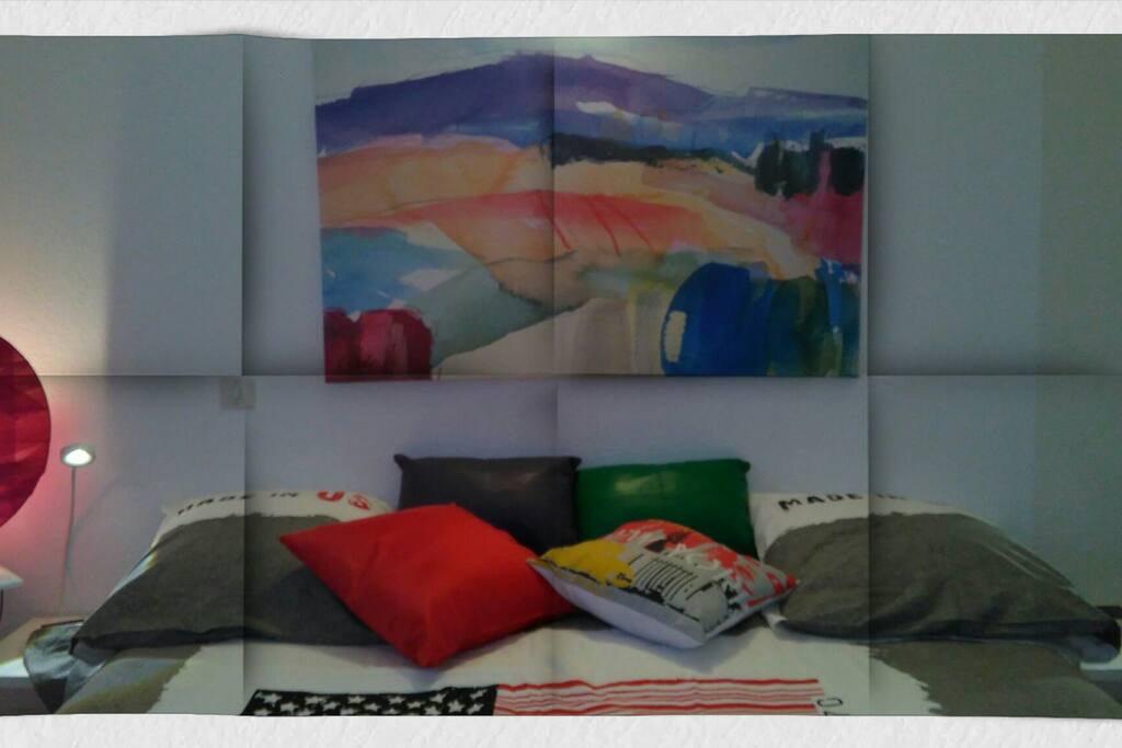 Un grand lit
160 x 190 cm