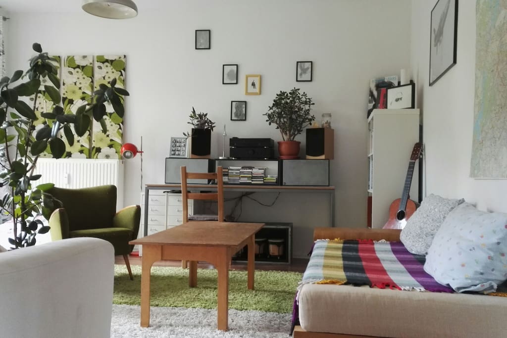 Wohnzimmer, hell und gemütlich
