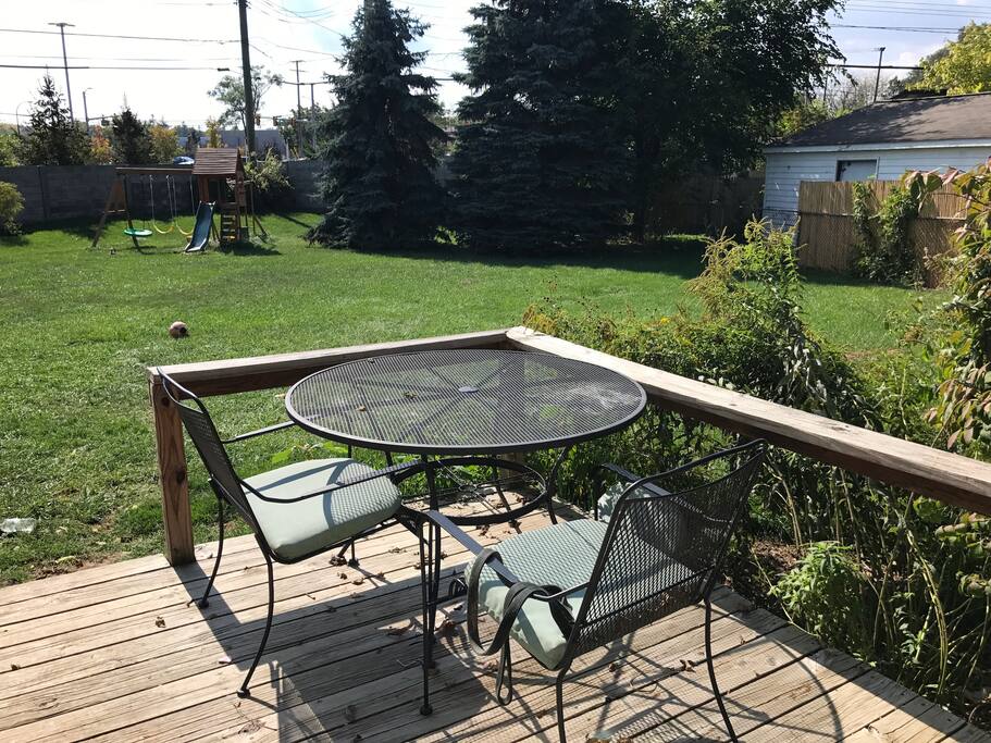 Outdoor dining