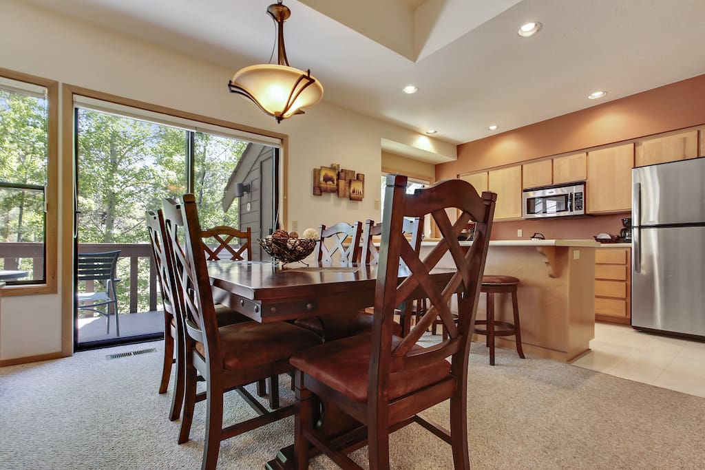 Furniture,Chair,Dining Room,Indoors,Room