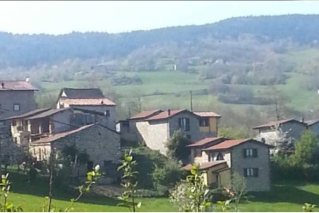 Ceno: borgo a 800 m/lm