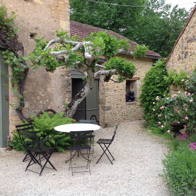 Patio for your morning coffee in the suni