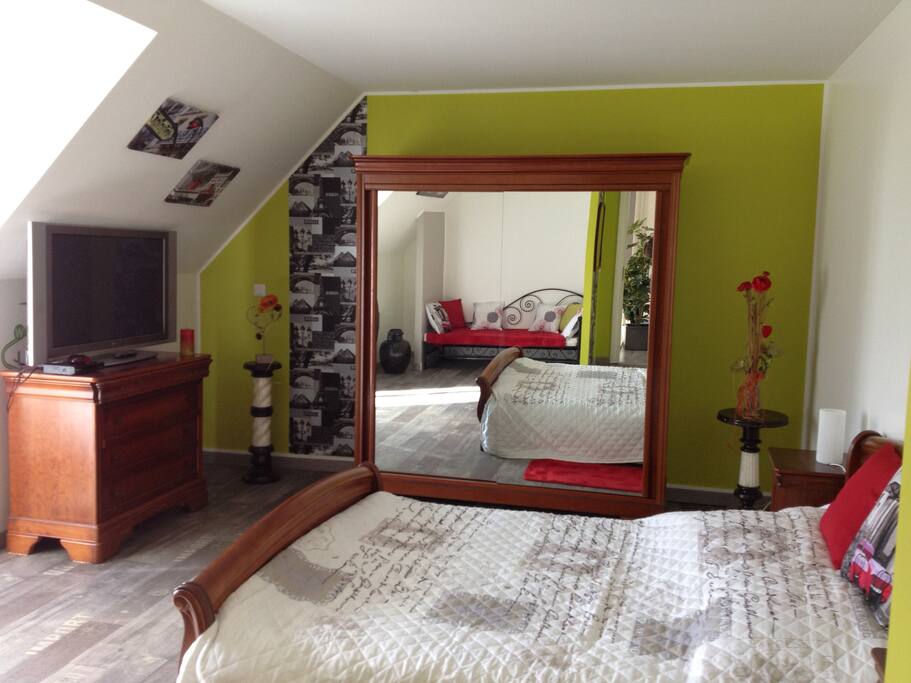 1ère chambre avec TV et wifi