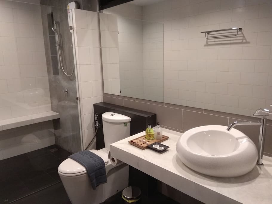 Large Bathroom with Full-Size mirror