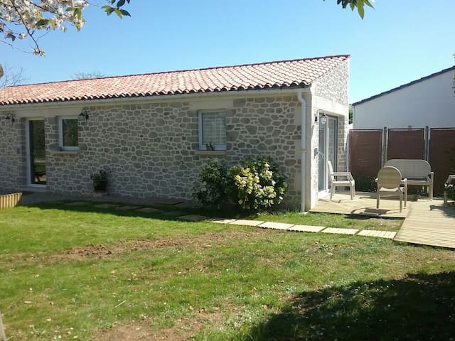 GÎTE 4 PERS. CALME, SPA & PISCINE COUVERTE, VENDÉE