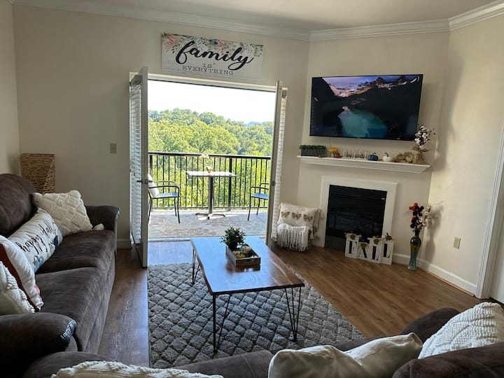 Mountain View On The Parkway 2 Bedroom With Pool ! - Tennessee