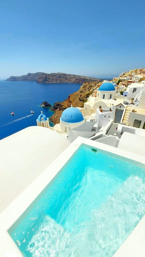 Island blue, postcard perfect view &  private pool