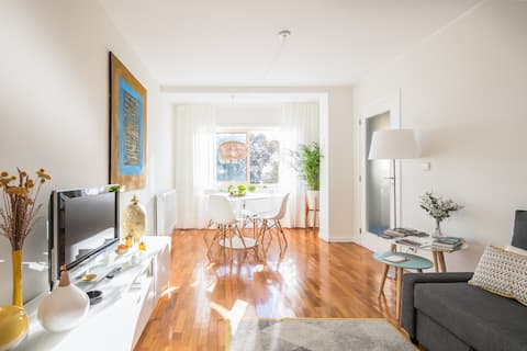 Popular Airbnb listing: Bright & Quiet flat w/balcony in Center in Porto