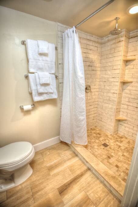 Independence Private Bath