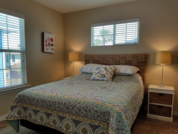 Camera da letto n° 2 con letto queen-size