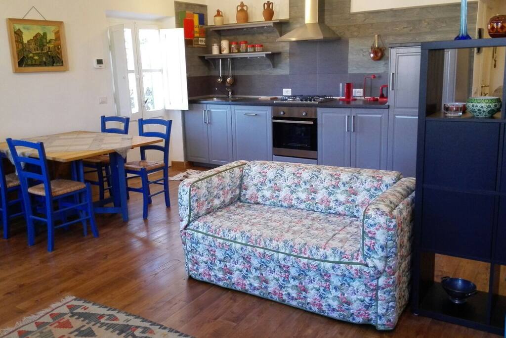 Kitchen with extendable table