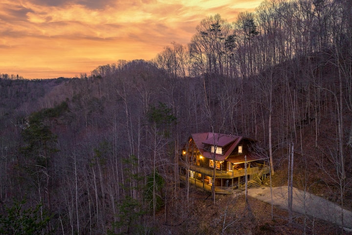Cedarpalace Cabin Rental